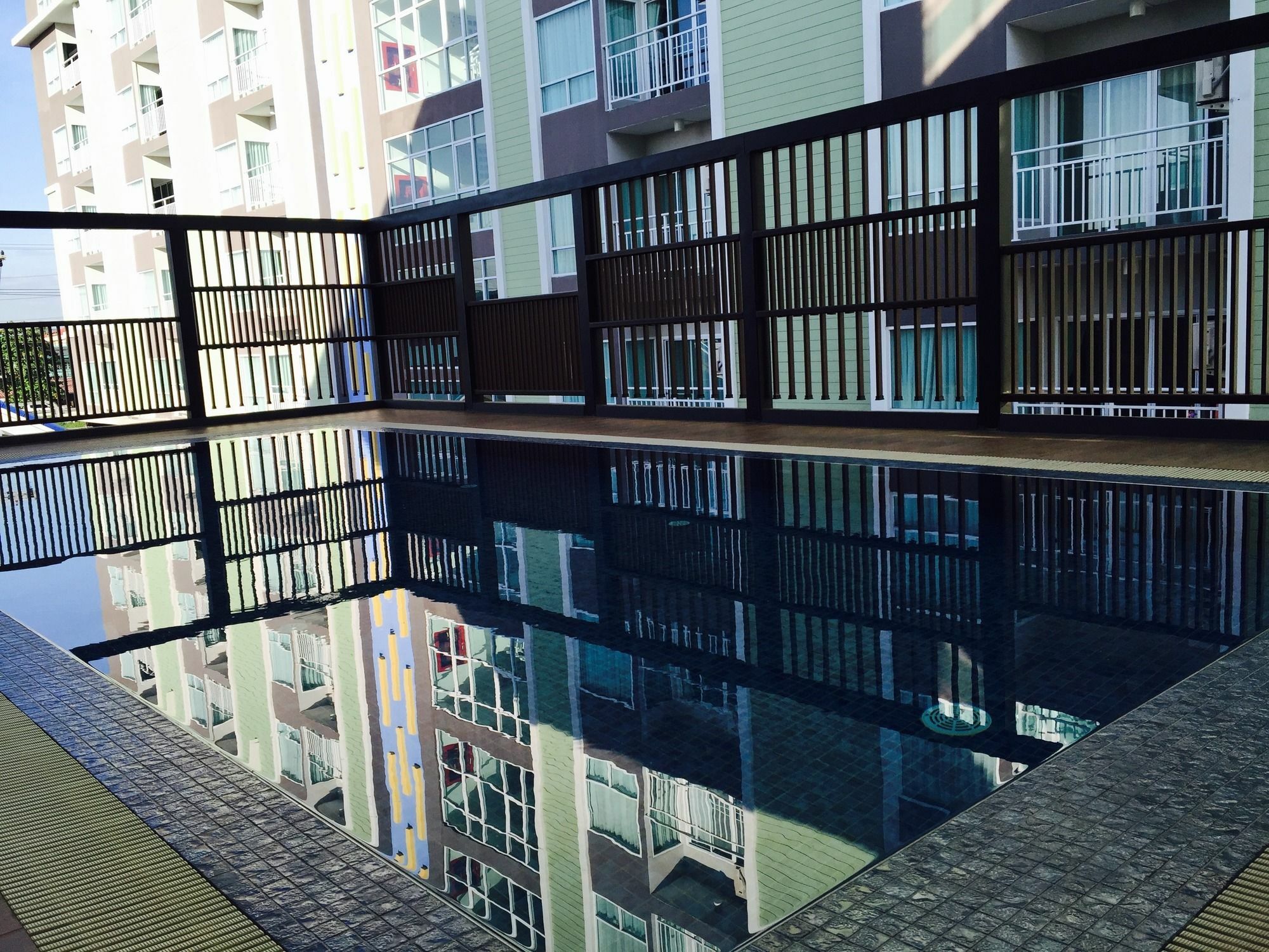 Апарт готель Modernbright Laemchabang Банг-Ламунг Екстер'єр фото